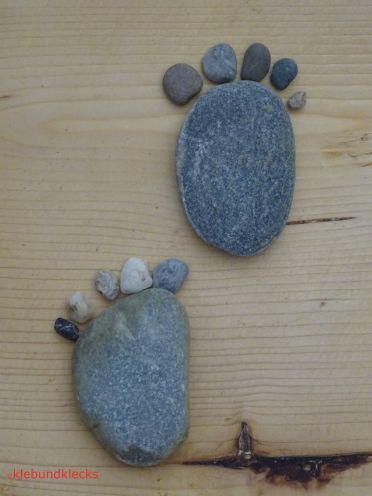 Füße aus Steinen