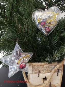 Gefüllter glänzender Christbaumschmuck