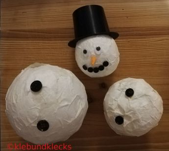 drei Papierkugeln für Schneemann