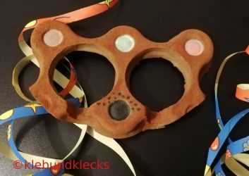 Maske aus Eierkarton