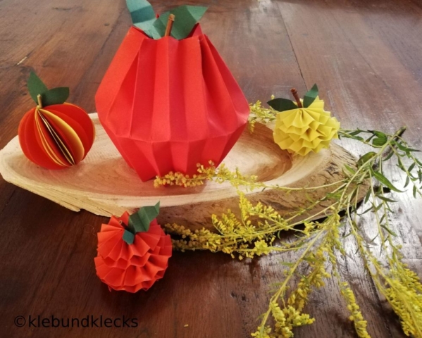 Äpfel aus Papier