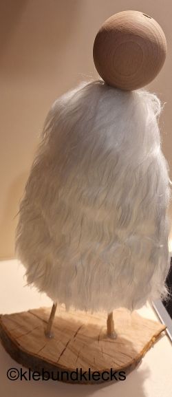 Kugel auf Engel kleben