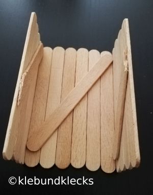 Schubkarre aus Holz