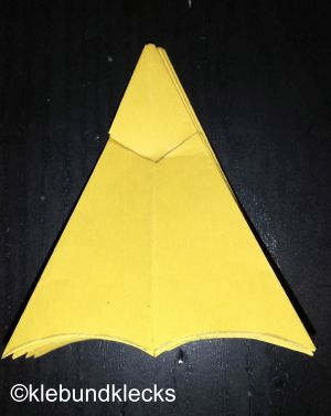 Papier einschneiden für Regenschirm