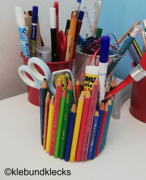 Stifthalter aus Buntstift-Stummeln