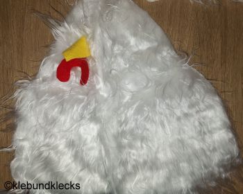 Körper des Flauschhuhns zusammenkleben