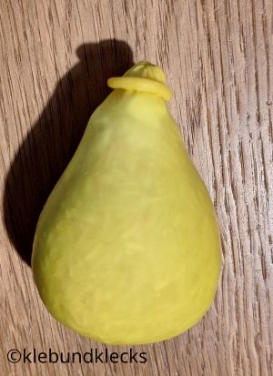 Ballon verschließen und Rest umstülpen