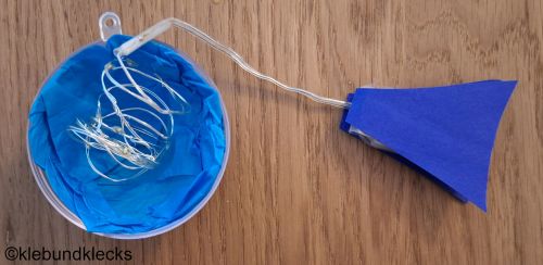 Lichterkette in Acrylkugel verstecken