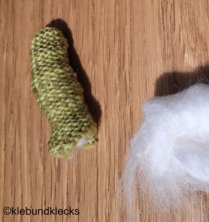 Strickschlauch mit Watte füllen