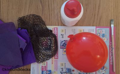 Luftballon aufblasen und verknoten