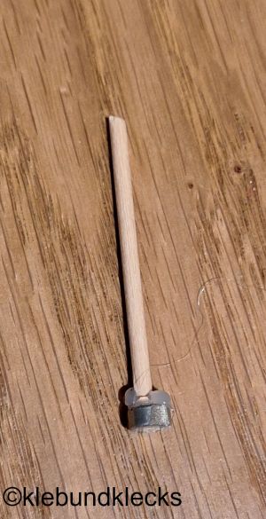 Holzstab mit Magnet