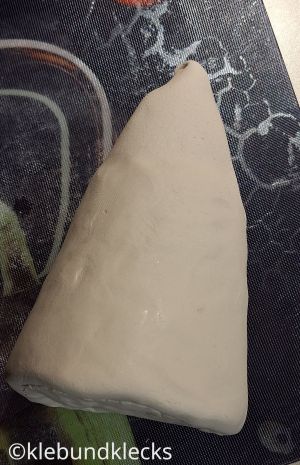 Modelliermasse aushärten lassen