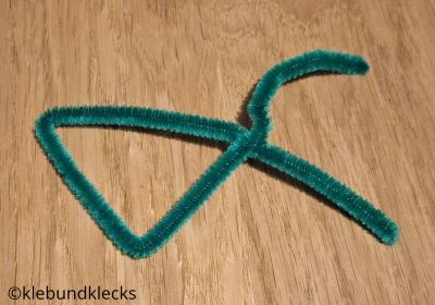 DReieck aus Pfeifenputzer formen