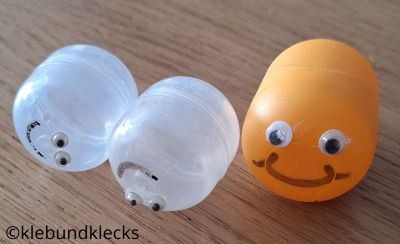 Wackelaugen aufkleben